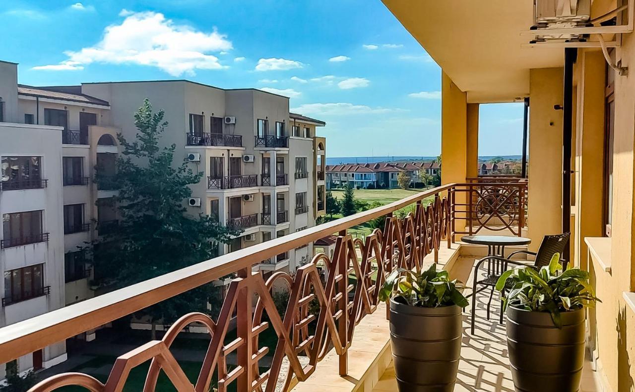 Lighthouse Golf Resort, 75 Mp2, With Balcony Balchik Eksteriør billede